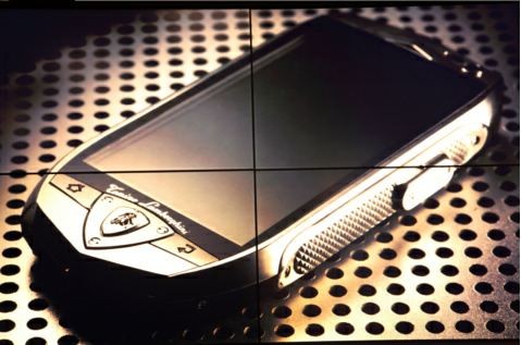 Arriva il telefono di lusso con 2 GB di RAM: ecco il Lamborghini TL700 -  Androidiani.com